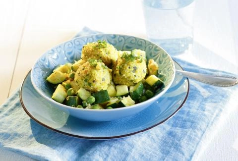 kleine-quinoa-knoedel-sommergemuese.jpg